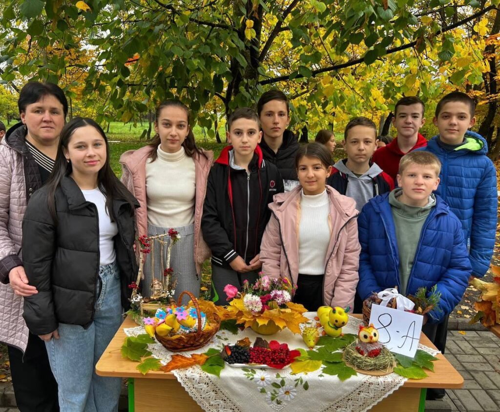 Виставка "Осінь крокує рідним краєм" photo 2022 10 30 22 57 38