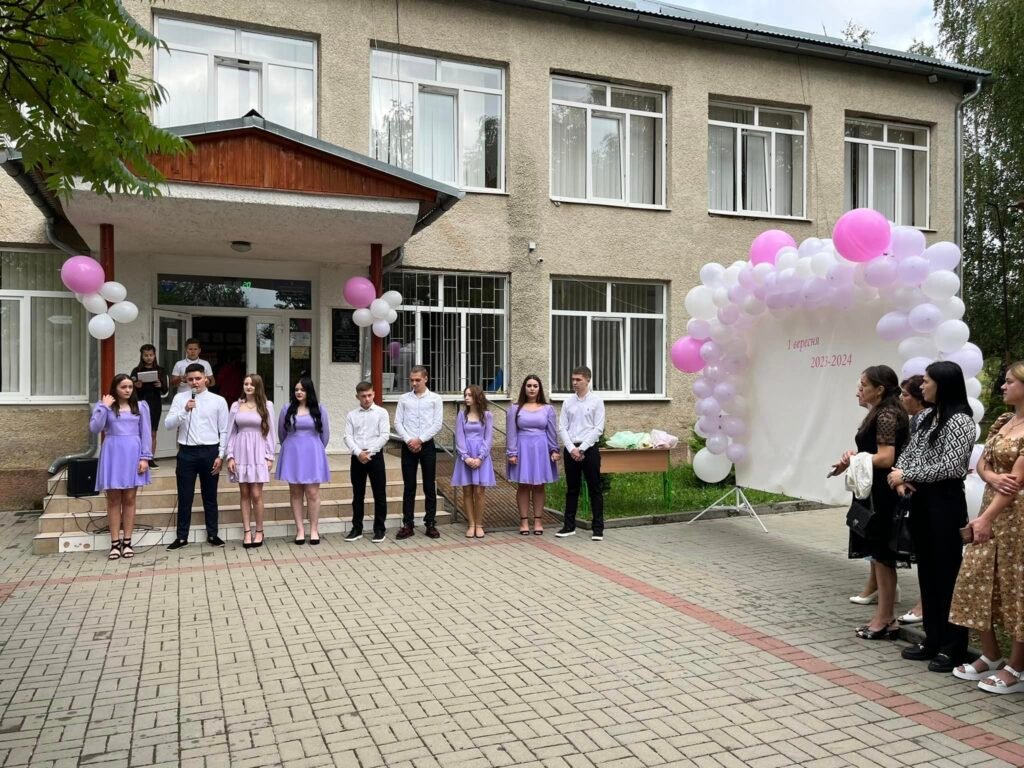 Доброго ранку, ми з України! Свято 1 вересня 371307577 809655897827464 7079414260266597380 n