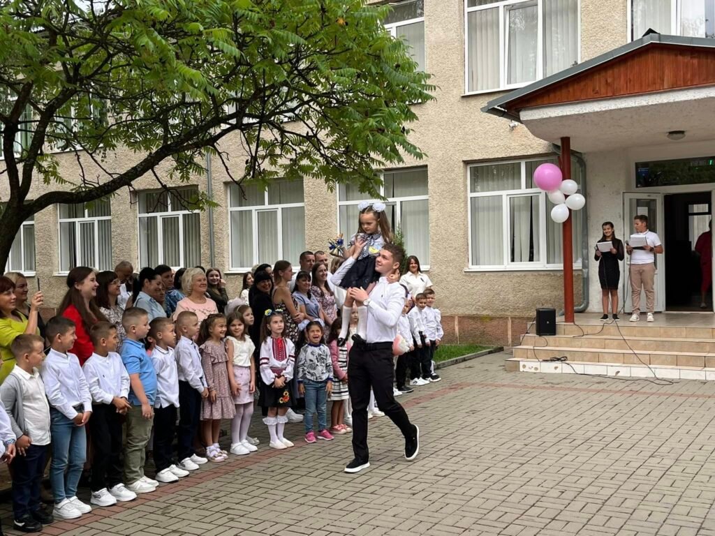 Доброго ранку, ми з України! Свято 1 вересня 371453396 809655694494151 4797720038174323082 n