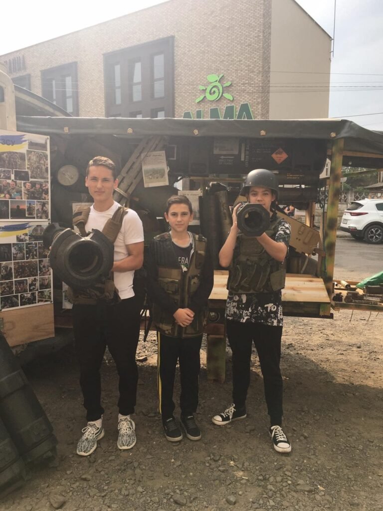 Виставка артефактів з поля бою 378224019 818944170231970 8971982345828019617 n