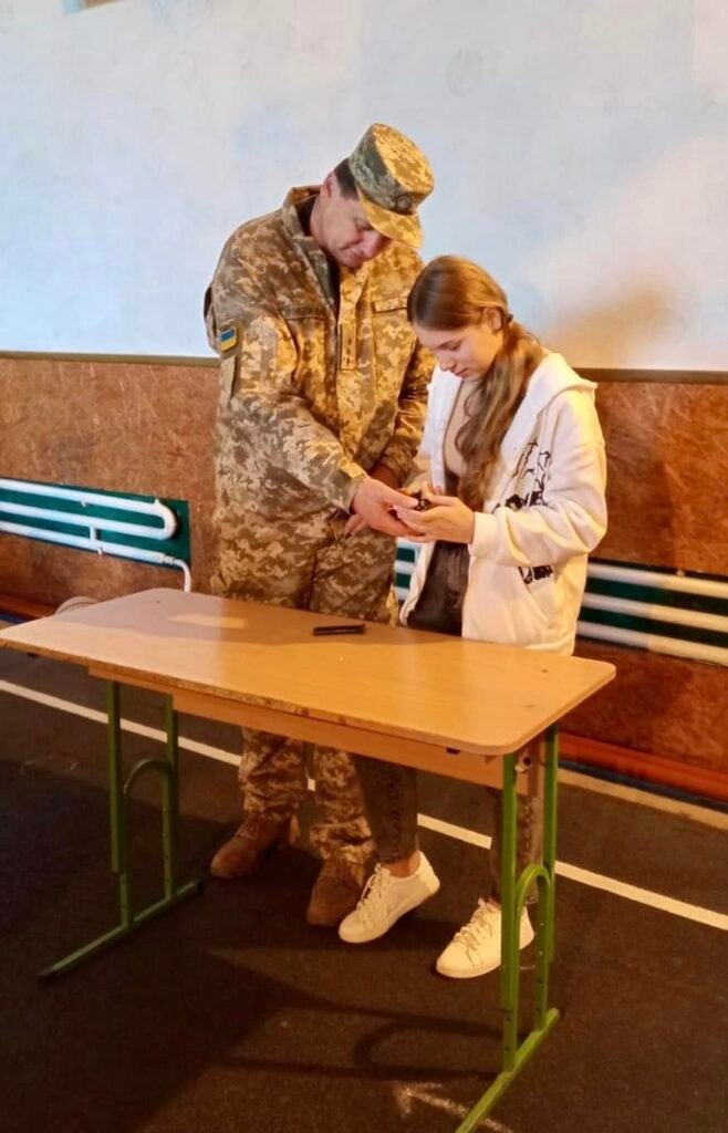 Зустріч учнів Білківського ЗЗСО І-ІІІ ст. №2 із захисниками 385055043 832927308833656 1318443487663720163 n