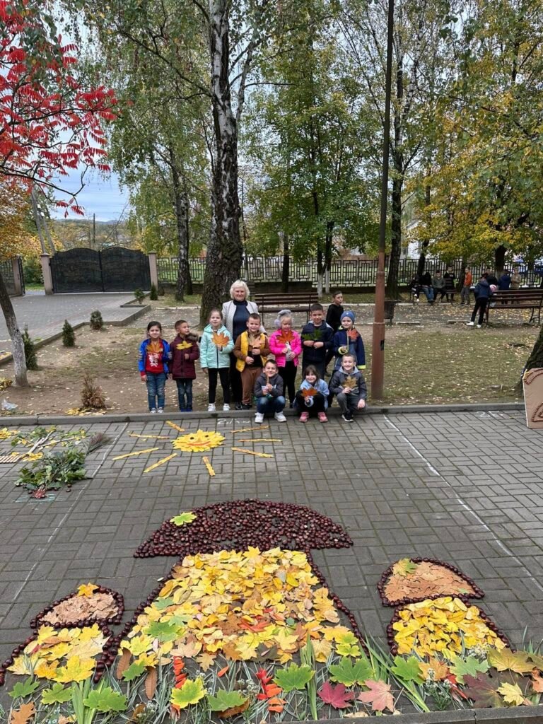 "Малюнок на асфальті з природніх матеріалів" 392946409 848267457299641 8320407940599170910 n