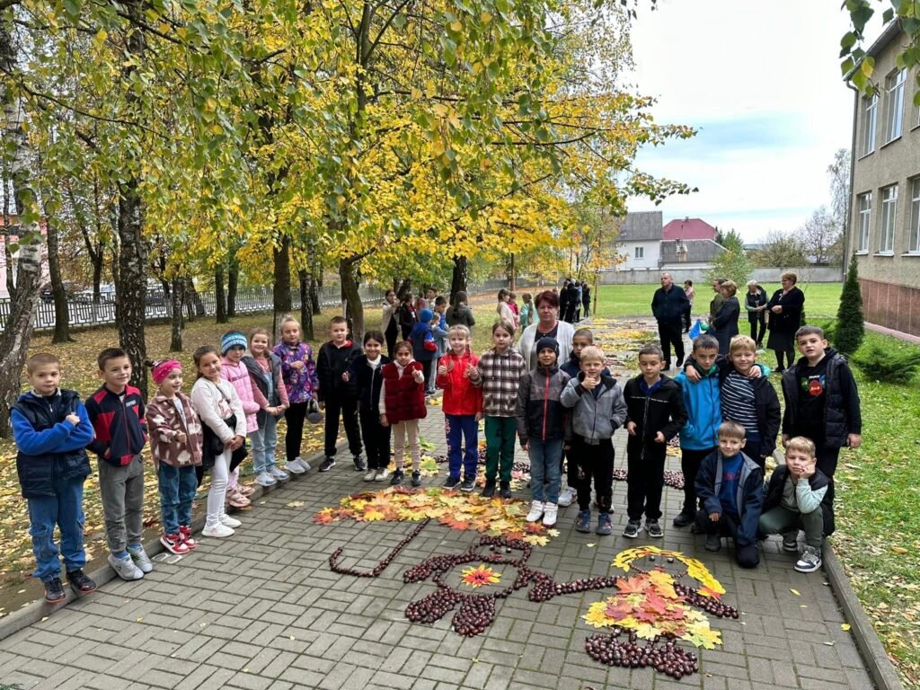 "Малюнок на асфальті з природніх матеріалів" 395461313 848267573966296 7074196393373759114 n