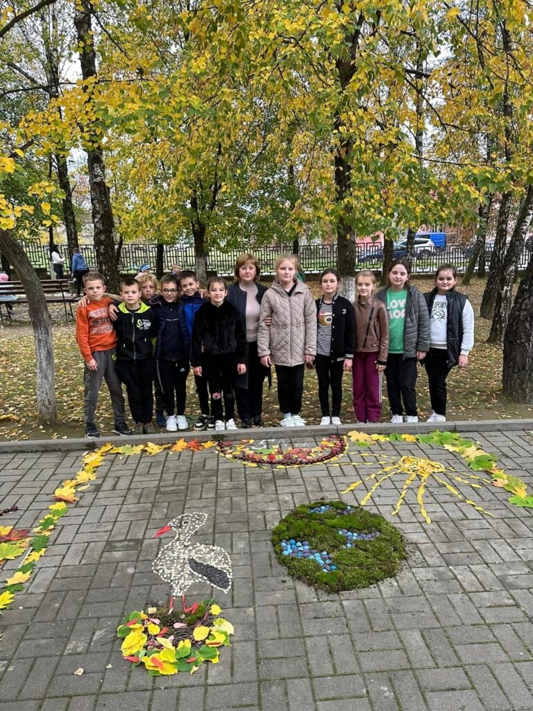 "Малюнок на асфальті з природніх матеріалів" 395491781 848266807299706 2929051666705671984 n