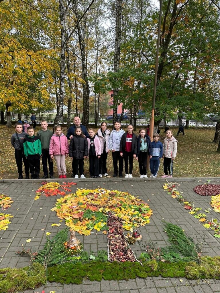 "Малюнок на асфальті з природніх матеріалів" 395508795 848266753966378 6431567162683305933 n