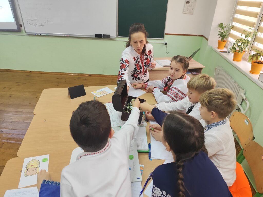 Відкритий урок української мови на тему "Повторення вивченого про фразеологізми" у 5-А класі 575111679 1473241881468859 39510308614605682 n