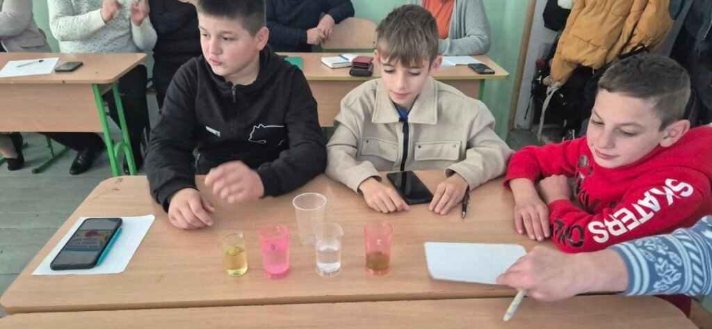 Відкритий урок з фізики "Година цікавих дослідів з фізики" у 7-Б класі 577766498 1484493353677045 138100390746888825 n