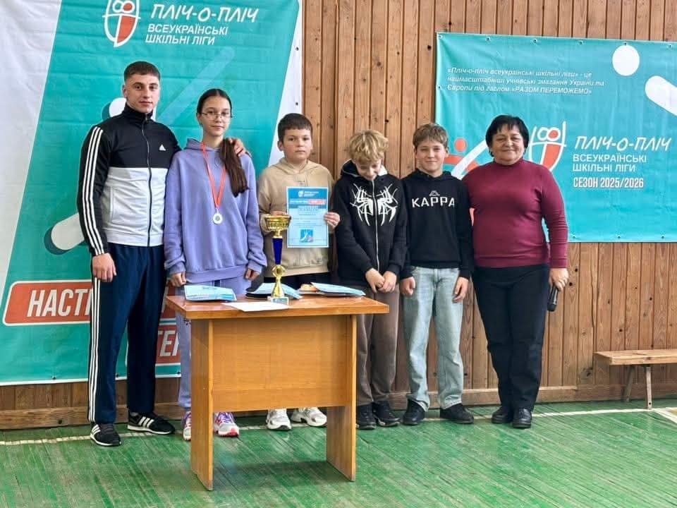Учениця нашого закладу здобула І місце серед дівчат у змаганнях з настільного тенісу "Пліч-о-пліч: Всеукраїнські шкільні ліги" 583803236 1493307556128958 5837934910726905503 n