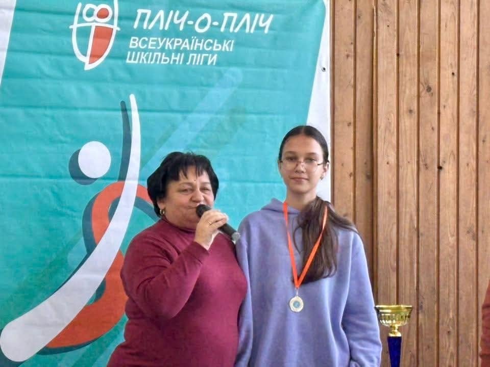 Учениця нашого закладу здобула І місце серед дівчат у змаганнях з настільного тенісу "Пліч-о-пліч: Всеукраїнські шкільні ліги" 585580576 1493307519462295 4806970319535883169 n