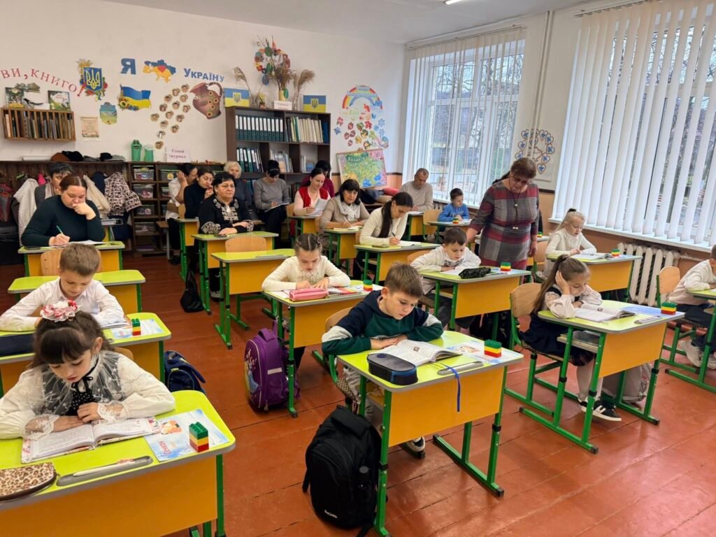 Відкритий урок з української мови у 3 класі "Грамоті вчиться - завжди пригодиться. Зірка Мензатюк "Новорічна пригода з відьмою" 585812543 1492603532866027 8560646298566404401 n