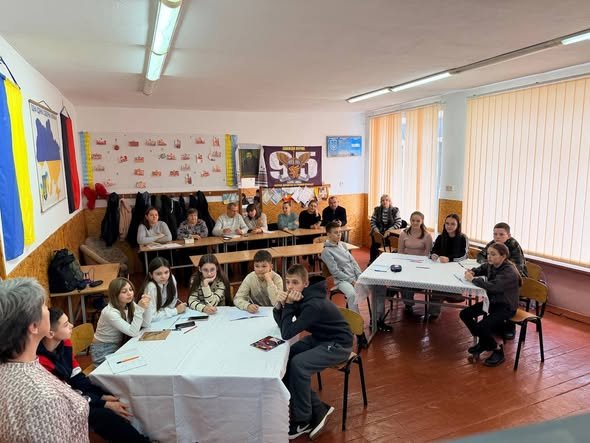 Відкритий урок з алгебри у 8-А класі на тему "Властивості степеня із цілим показником" 598864849 1513421807450866 3125499421418404589 n