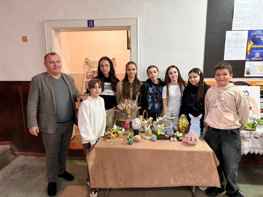 Шкільний етап великодньої виставки "Воскресни, писанко!" 660233982 1618268513632861 1242540703489355988 n