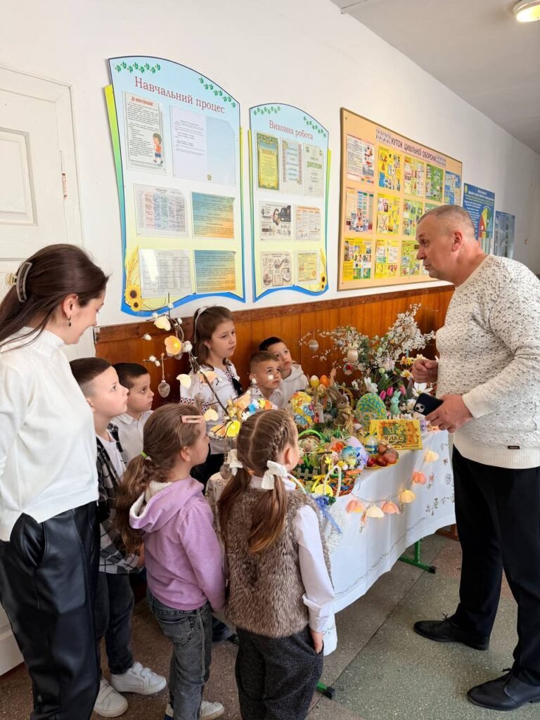 Шкільний етап великодньої виставки "Воскресни, писанко!" 661601201 1618267560299623 7597830779987720520 n
