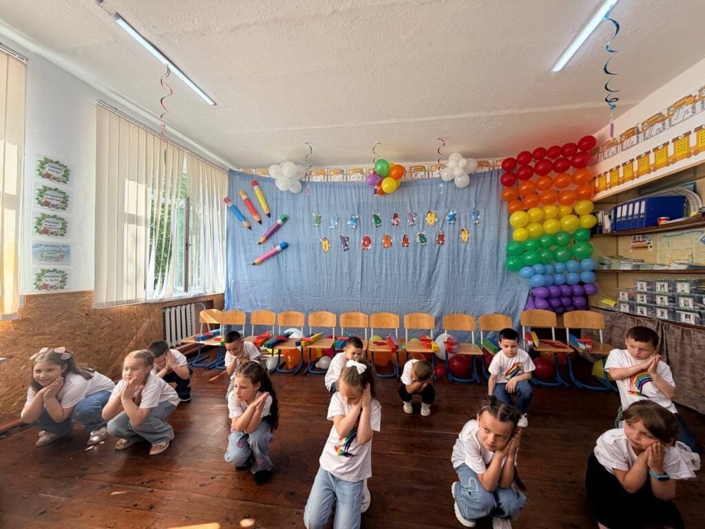Кольорове свято в першому класі: Прощавай, Букварику! 706965627 1671147185011660 1902995894608520007 n