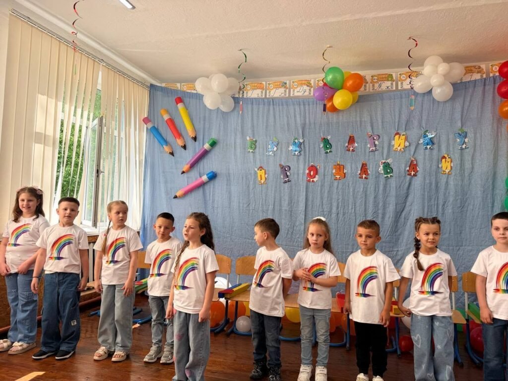 Кольорове свято в першому класі: Прощавай, Букварику! 709771407 1671147025011676 1816077272479399863 n