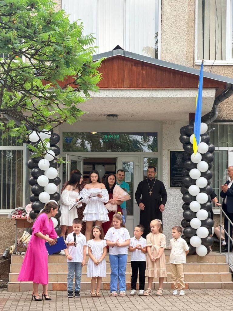 Особливий, традиційний та такий довгоочікуваний Останній дзвоник 715609999 1680574020735643 5558052137143637765 n