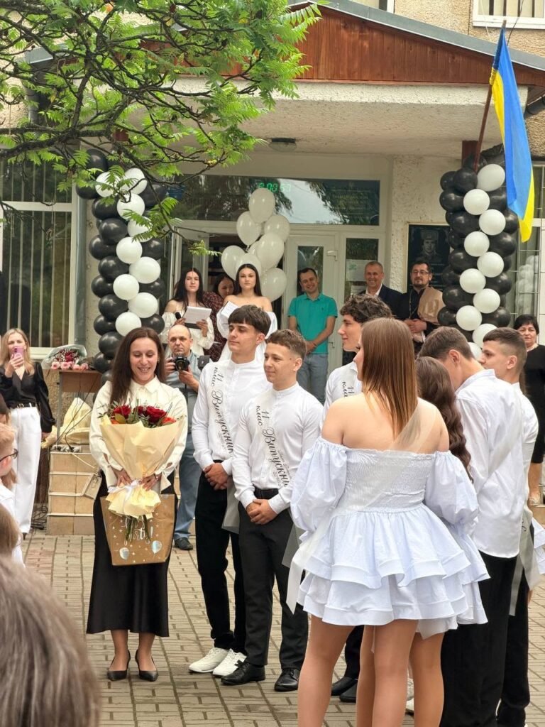 Особливий, традиційний та такий довгоочікуваний Останній дзвоник 716210360 1680574267402285 2770127921684518119 n