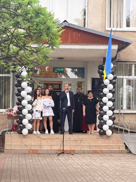Особливий, традиційний та такий довгоочікуваний Останній дзвоник 716590399 1680573690735676 2084008620502729943 n