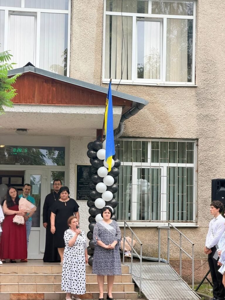 Особливий, традиційний та такий довгоочікуваний Останній дзвоник 717186272 1680573880735657 5948203146747310766 n