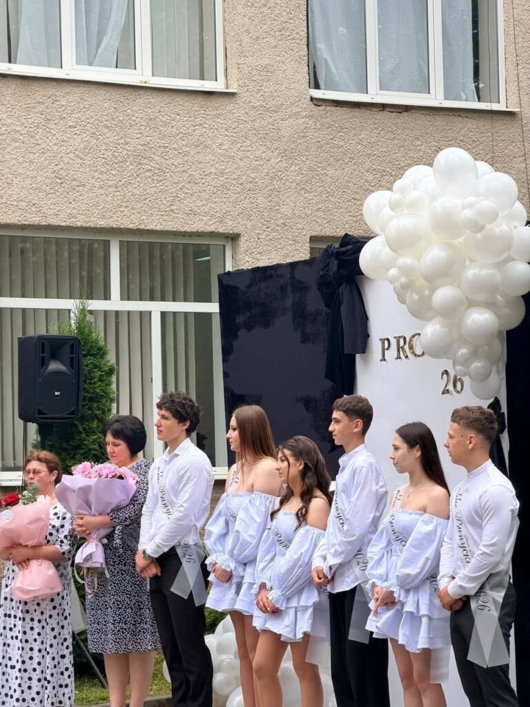 Особливий, традиційний та такий довгоочікуваний Останній дзвоник 717665379 1680574097402302 8306826555053788433 n