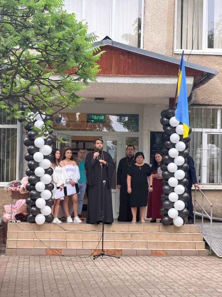 Особливий, традиційний та такий довгоочікуваний Останній дзвоник 718014229 1680573764069002 603695282283729011 n