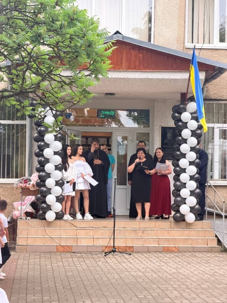 Особливий, традиційний та такий довгоочікуваний Останній дзвоник 718510515 1680573800735665 425490228384480788 n