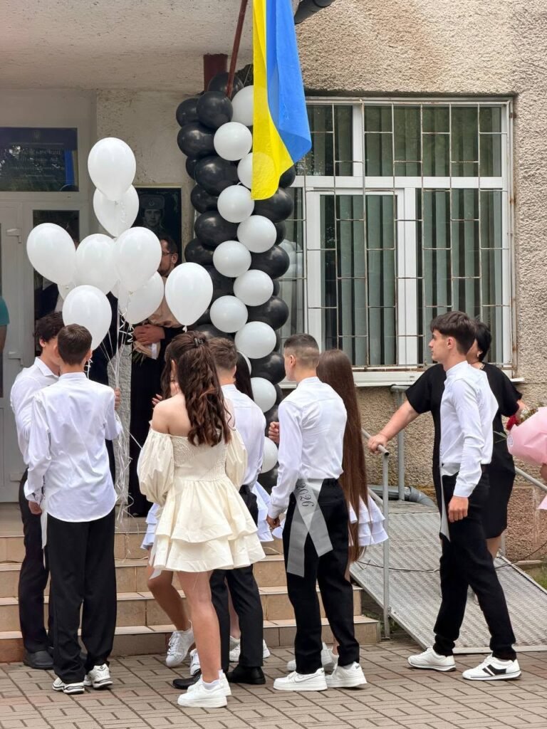 Особливий, традиційний та такий довгоочікуваний Останній дзвоник 718553724 1680574300735615 2475310235845765869 n